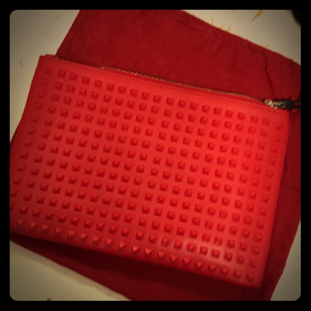 Red clutch